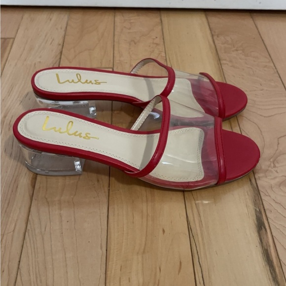 LULU’S JAE RED VINYL PEEP-TOE MULES - Picture 4 of 5